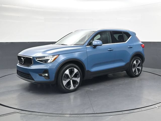 Used 2024 Volvo XC40 B5 Plus AWD/4WD image 9