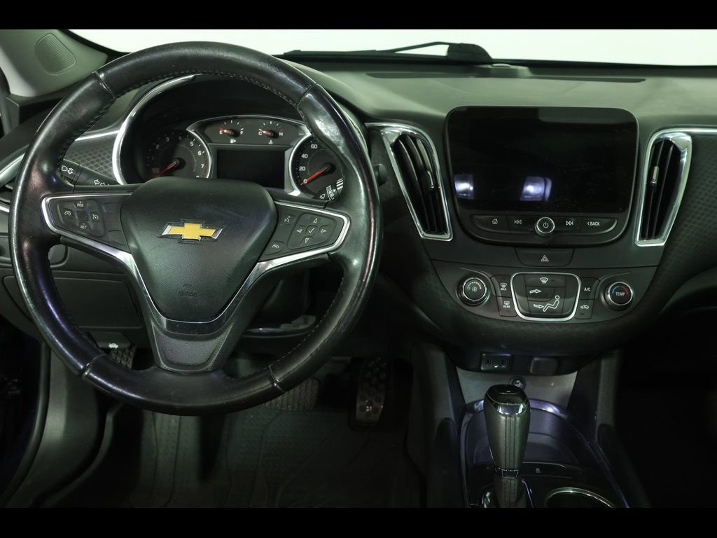 Used 2018 Chevrolet Malibu LT FWD image 13