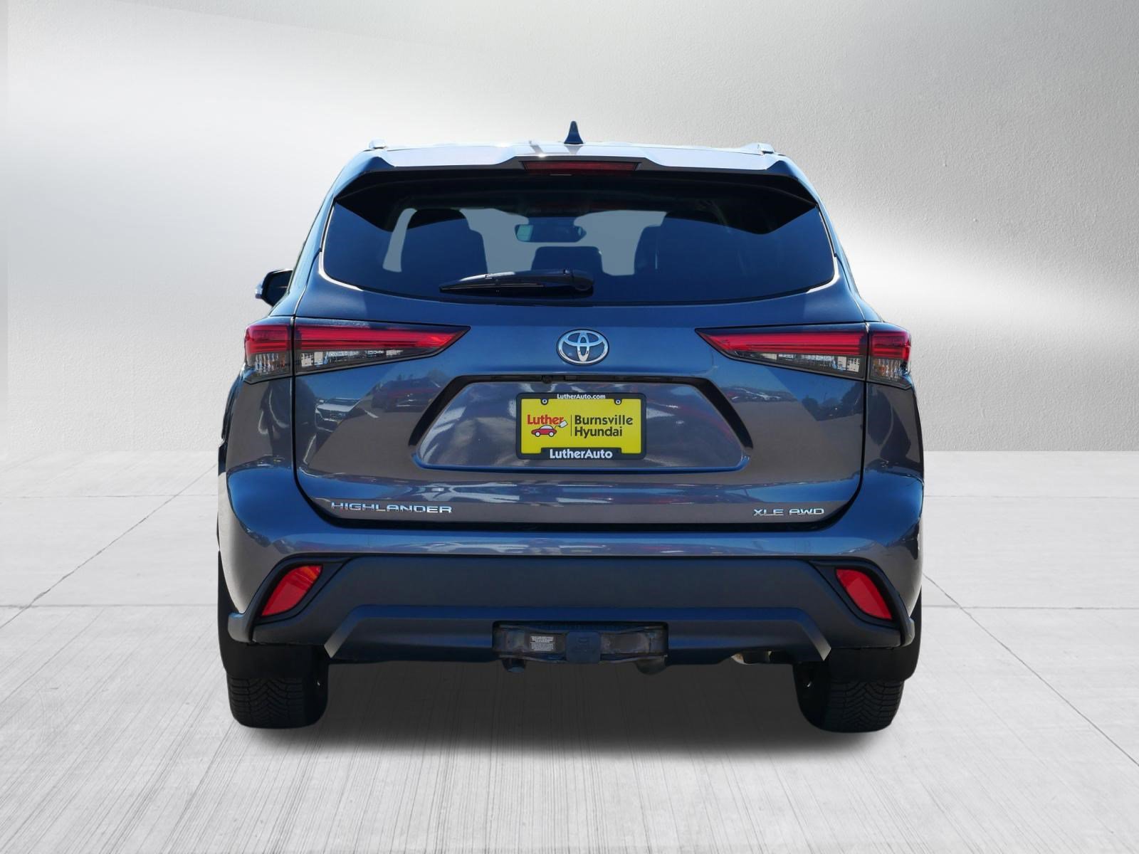 Used 2020 Toyota Highlander XLE AWD/4WD image 6