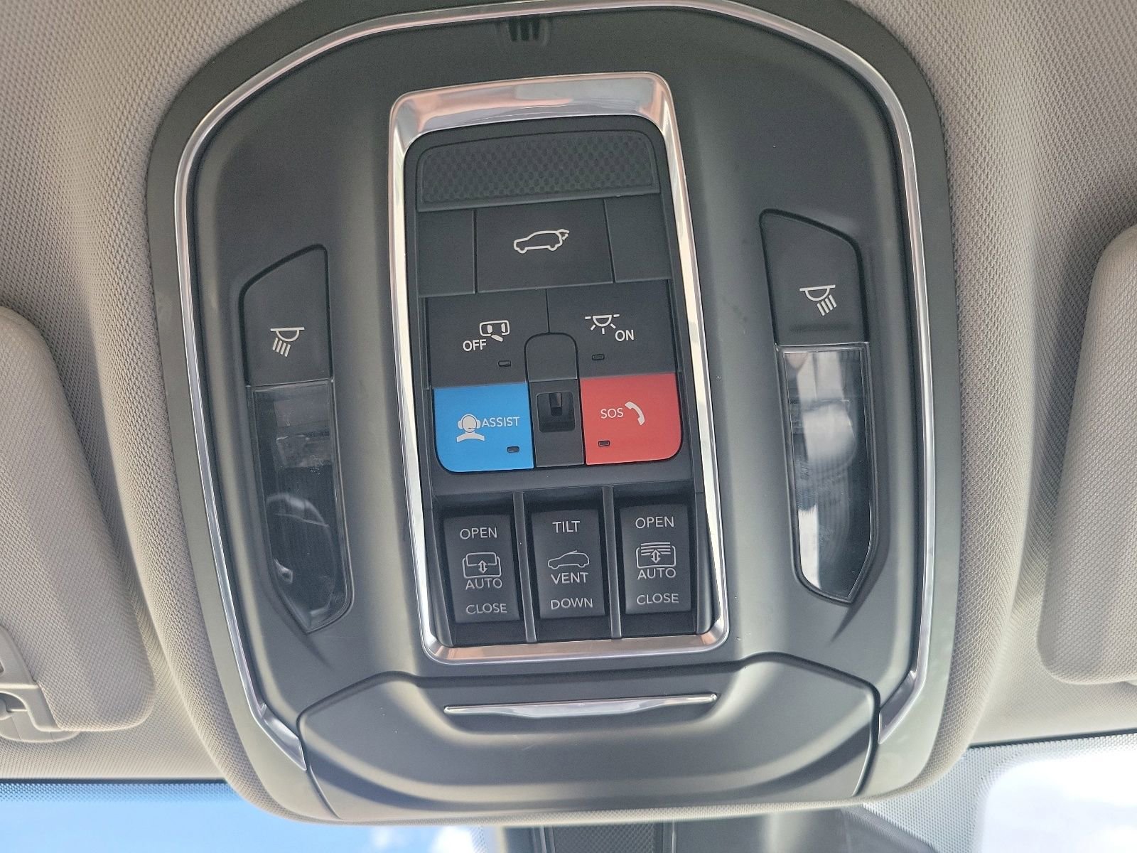 Used 2021 Jeep Grand Cherokee L Limited AWD/4WD image 36