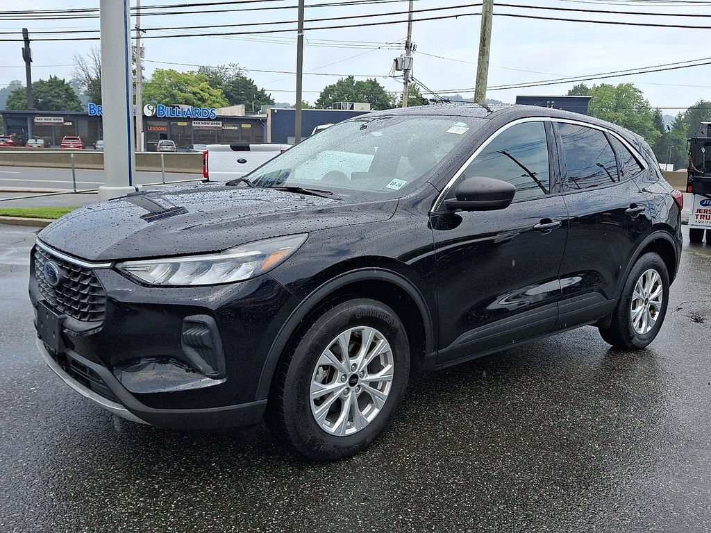 Used 2023 Ford Escape Active AWD/4WD image 1