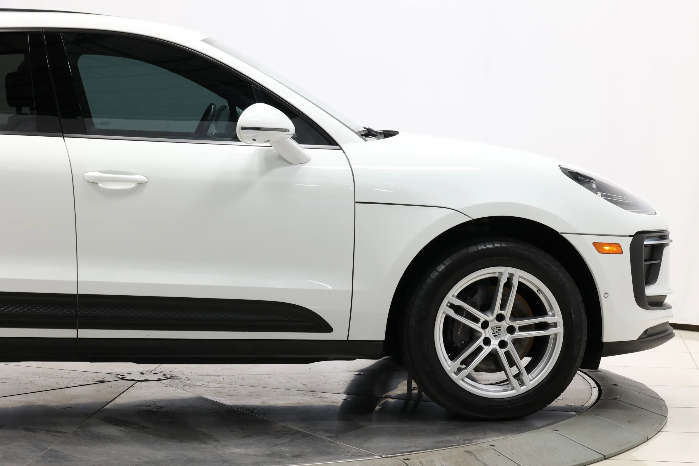 Used 2022 Porsche Macan image 61