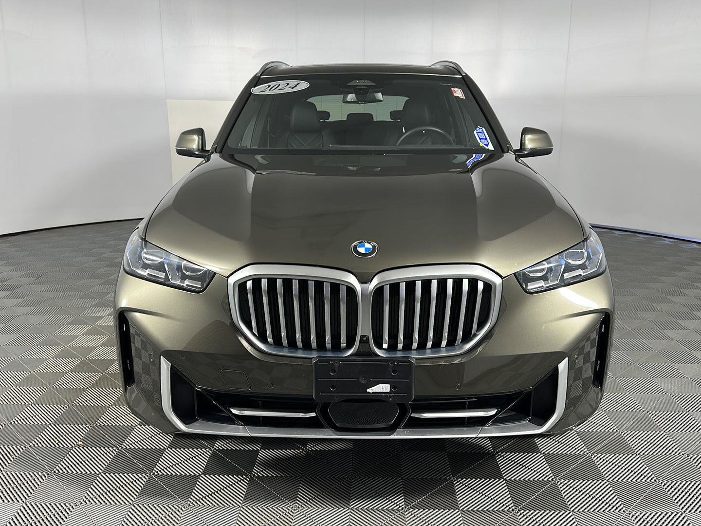 Used 2024 BMW X5 xDrive40i w/ Premium Package AWD/4WD image 5
