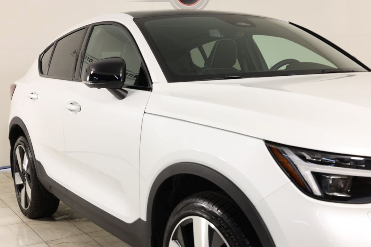 Used 2023 Volvo C40 P8 Recharge Ultimate w/ Protection Package Premier AWD/4WD image 38