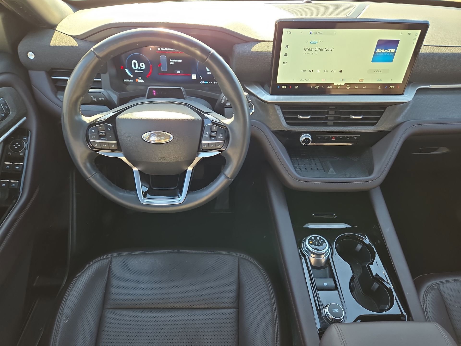 Used 2025 Ford Explorer Platinum RWD image 14