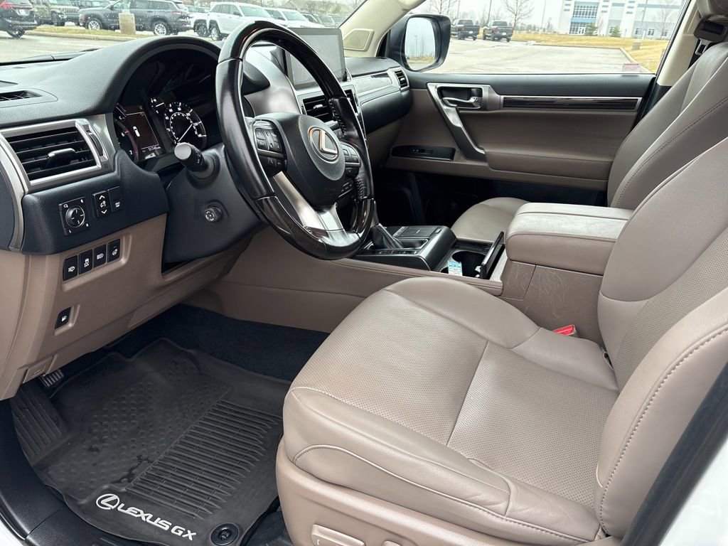 Used 2023 Lexus GX 460 Premium w/ Premium Package image 7