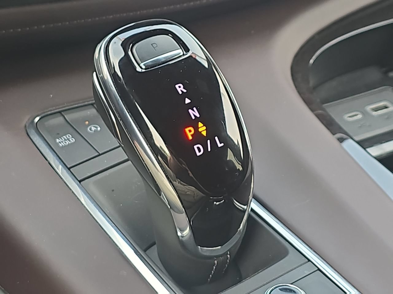 Certified 2023 Cadillac Escalade ESV Premium Luxury Platinum w/ LPO, Radiant Package AWD/4WD image 18