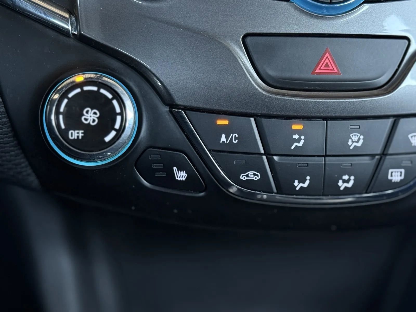 Used 2017 Chevrolet Cruze LT w/ Sun And Sound Package image 34