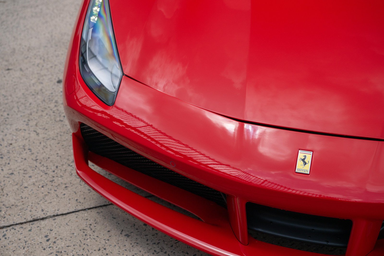 Used 2018 Ferrari 488 Spider RWD image 11