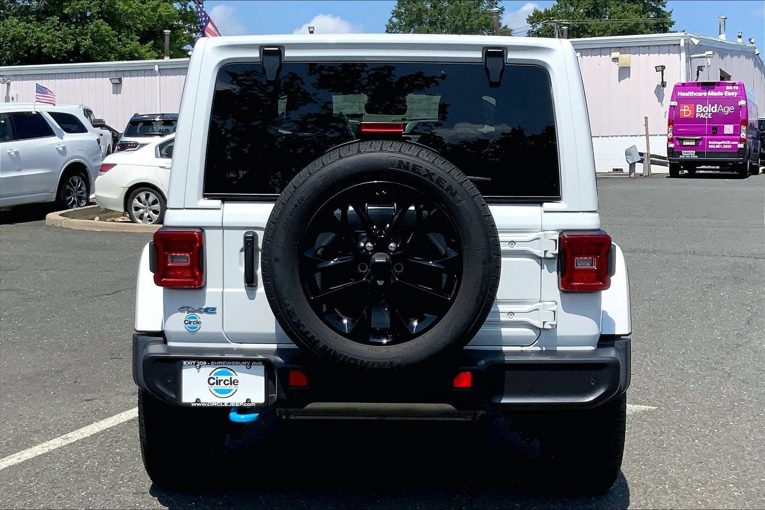 Certified 2024 Jeep Wrangler Unlimited Sahara w/ Technology Group AWD/4WD image 4