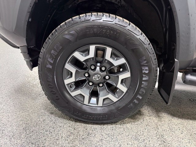 Used 2017 Toyota Tacoma TRD Off-Road w/ Tow Package AWD/4WD image 24