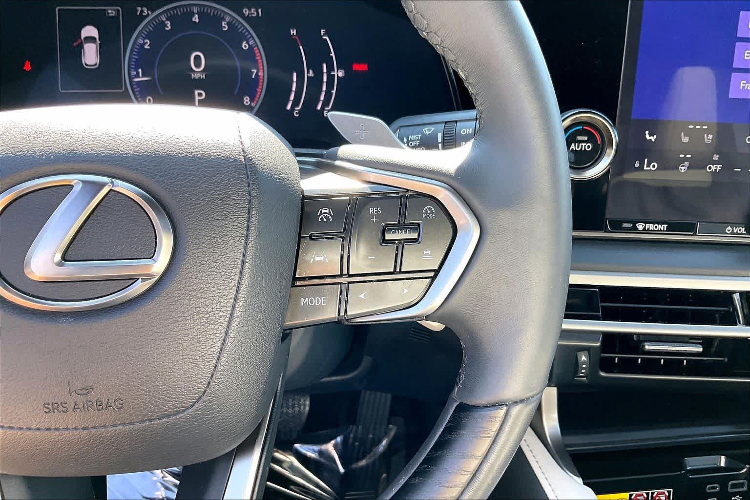 Used 2023 Lexus RX 350 Premium w/ Accessory Package AWD/4WD image 25