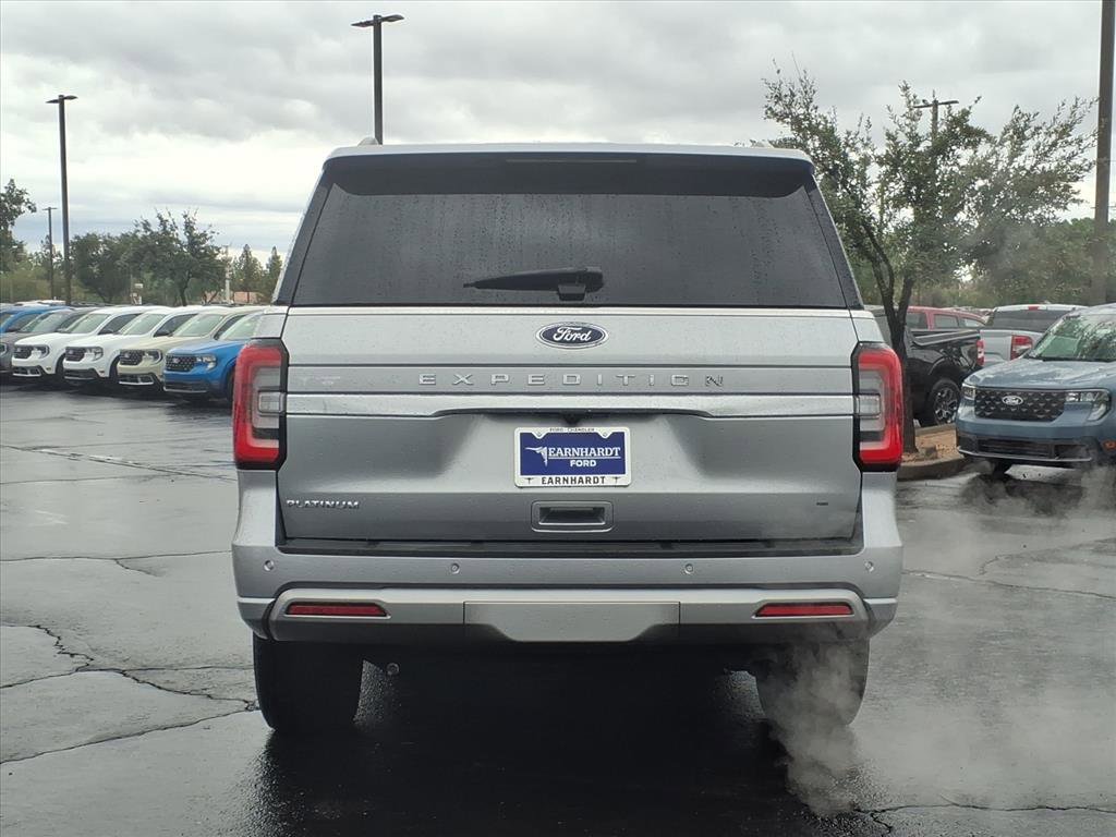 Used 2024 Ford Expedition Platinum image 5