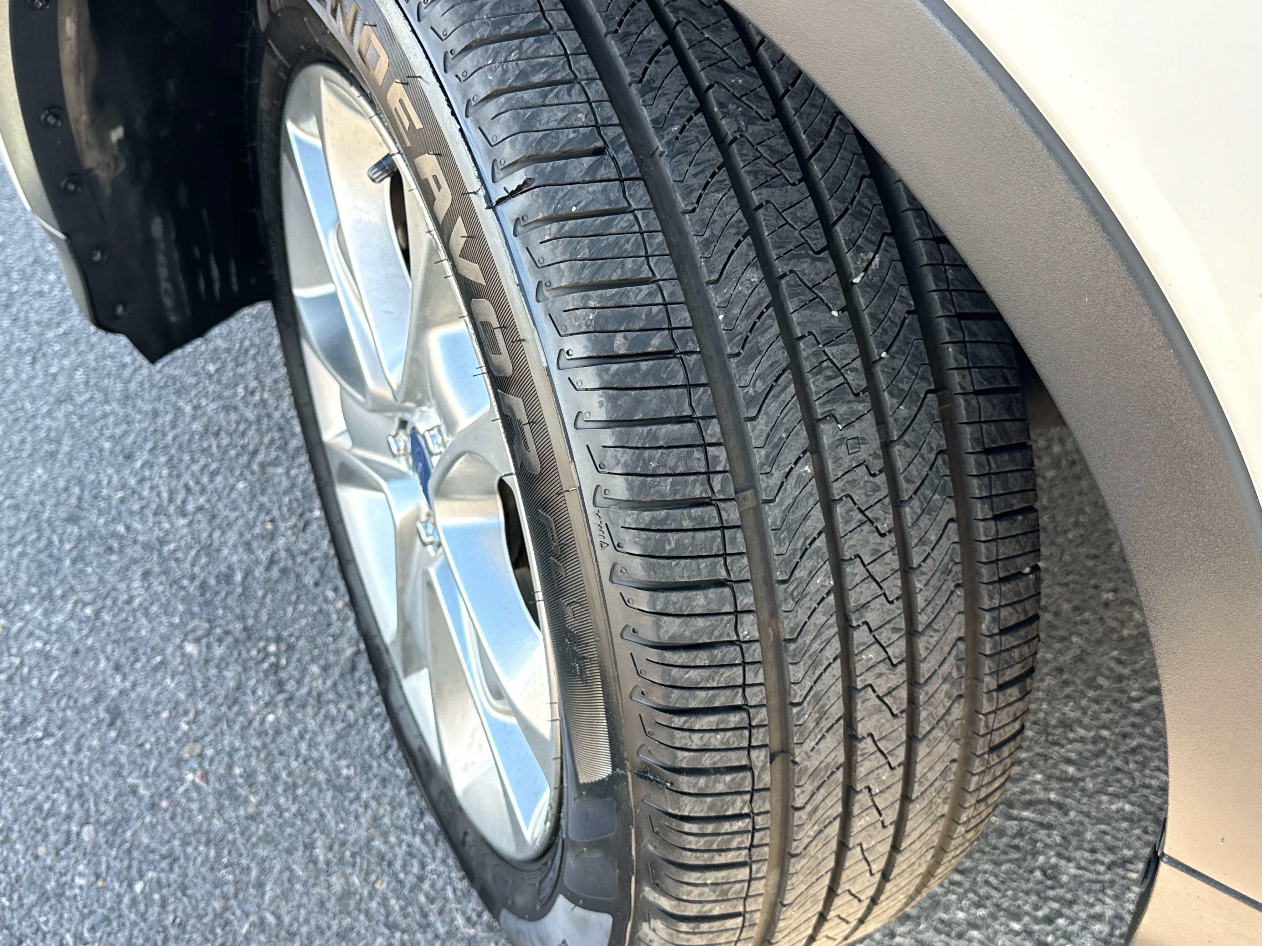 Used 2013 Ford Escape SEL AWD/4WD image 8