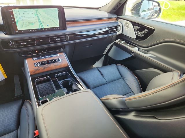 New 2025 Lincoln Aviator Black Label image 12