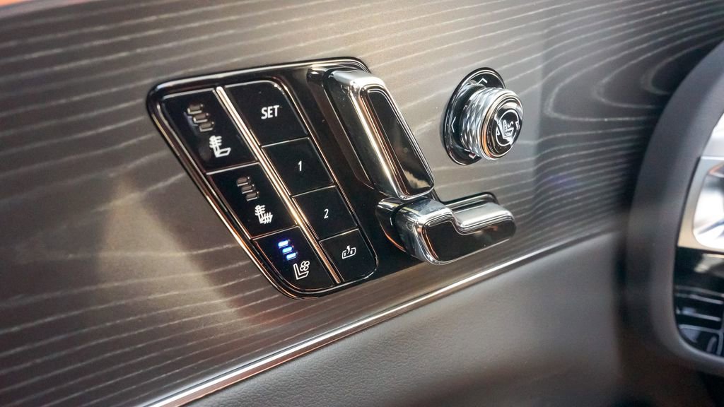 Used 2025 Cadillac Lyriq Sport image 19