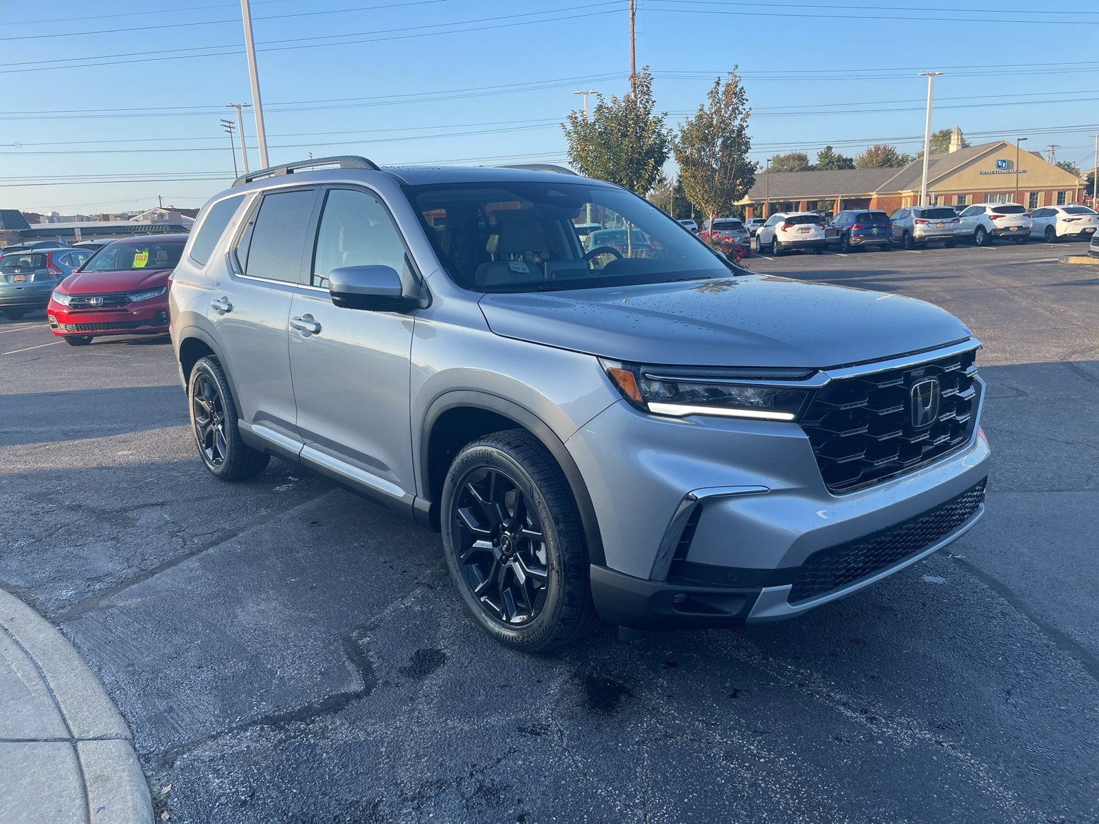 New 2025 Honda Pilot Touring image 4