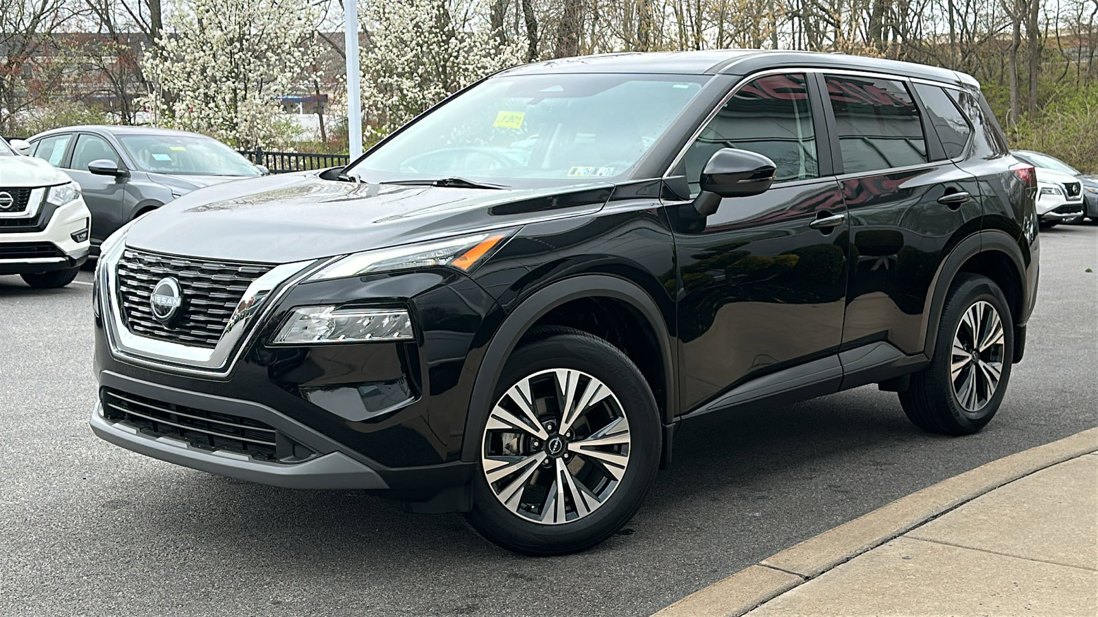Certified 2022 Nissan Rogue SV image 1