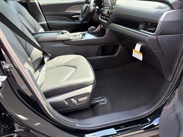 Used 2026 Toyota Grand Highlander AWD image 13