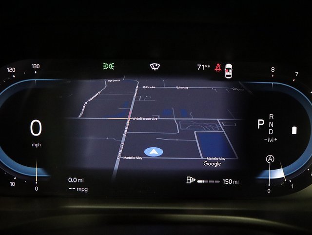 Used 2025 Volvo XC60 B5 Plus image 16