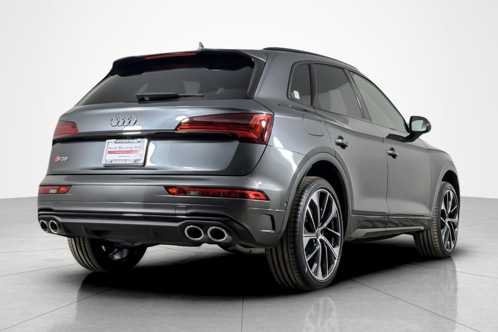 Used 2023 Audi SQ5 Prestige w/ Prestige Package image 5