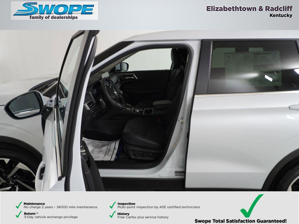 New 2025 Mitsubishi Outlander SE image 12