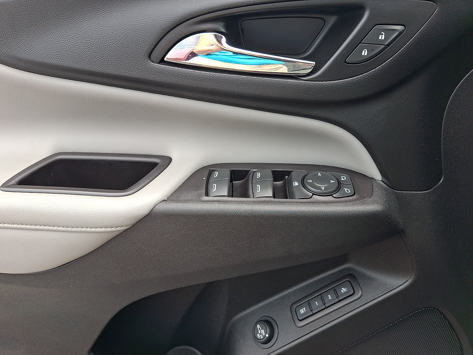 Certified 2021 Chevrolet Equinox Premier AWD/4WD image 13