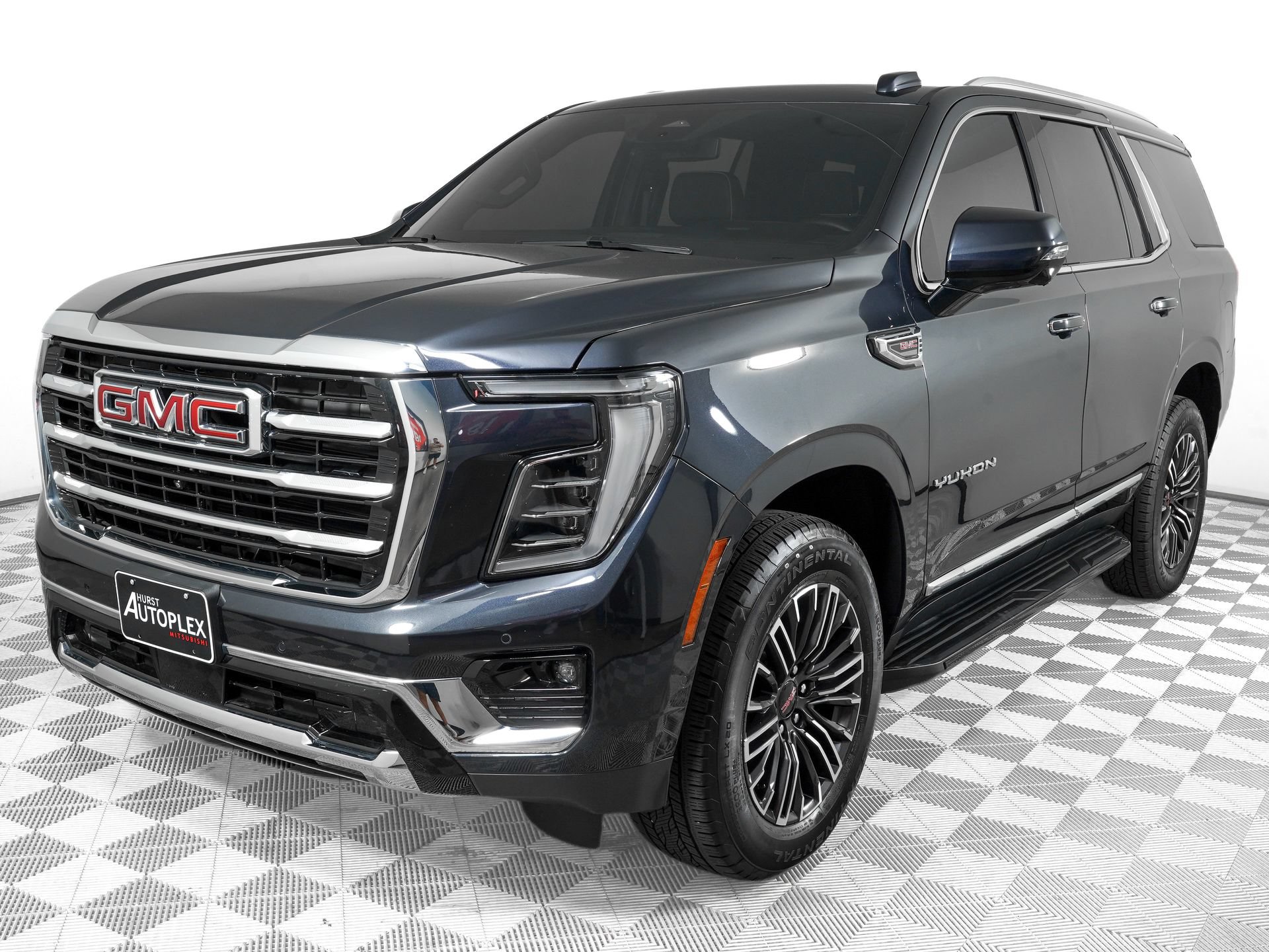 Used 2025 GMC Yukon Elevation AWD/4WD image 8
