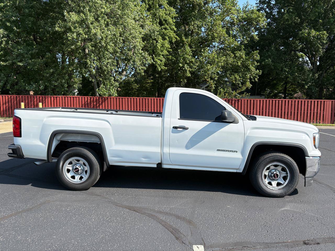 Used 2018 GMC Sierra 1500 2WD Regular Cab image 3