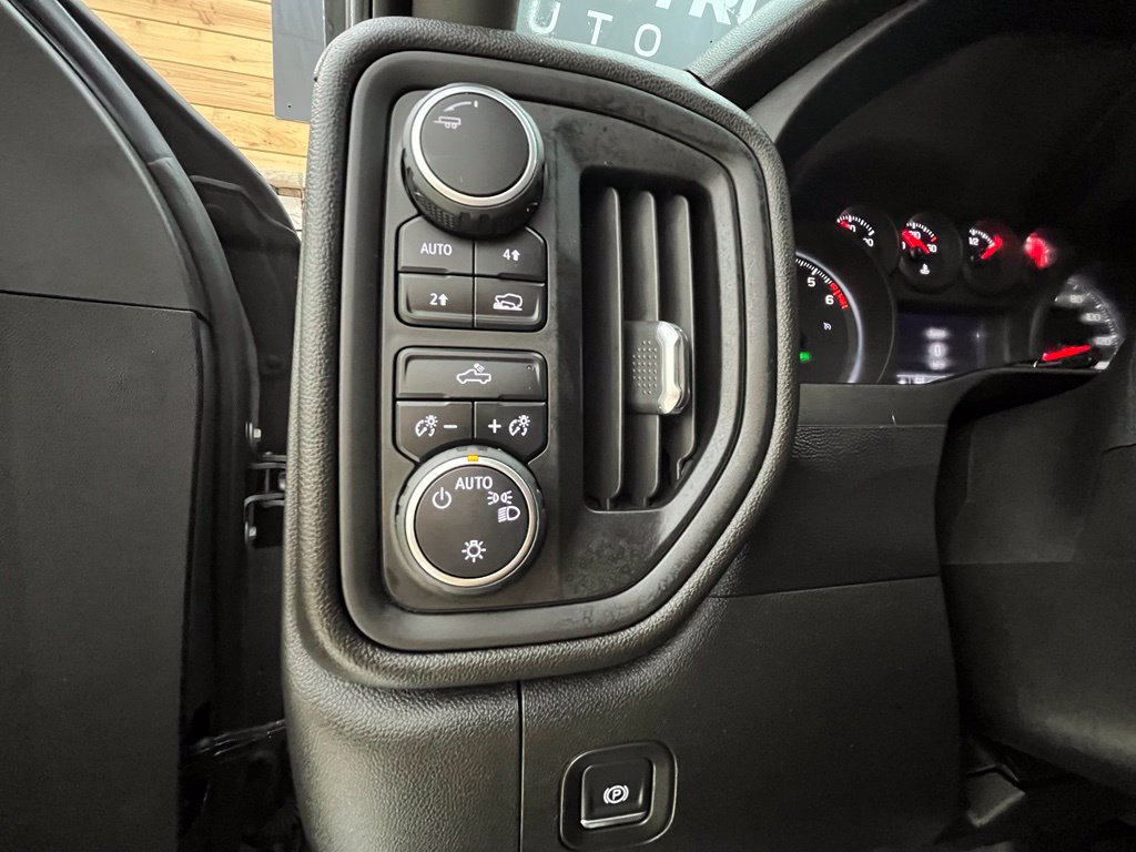 Used 2022 Chevrolet Silverado 1500 Custom AWD/4WD image 33