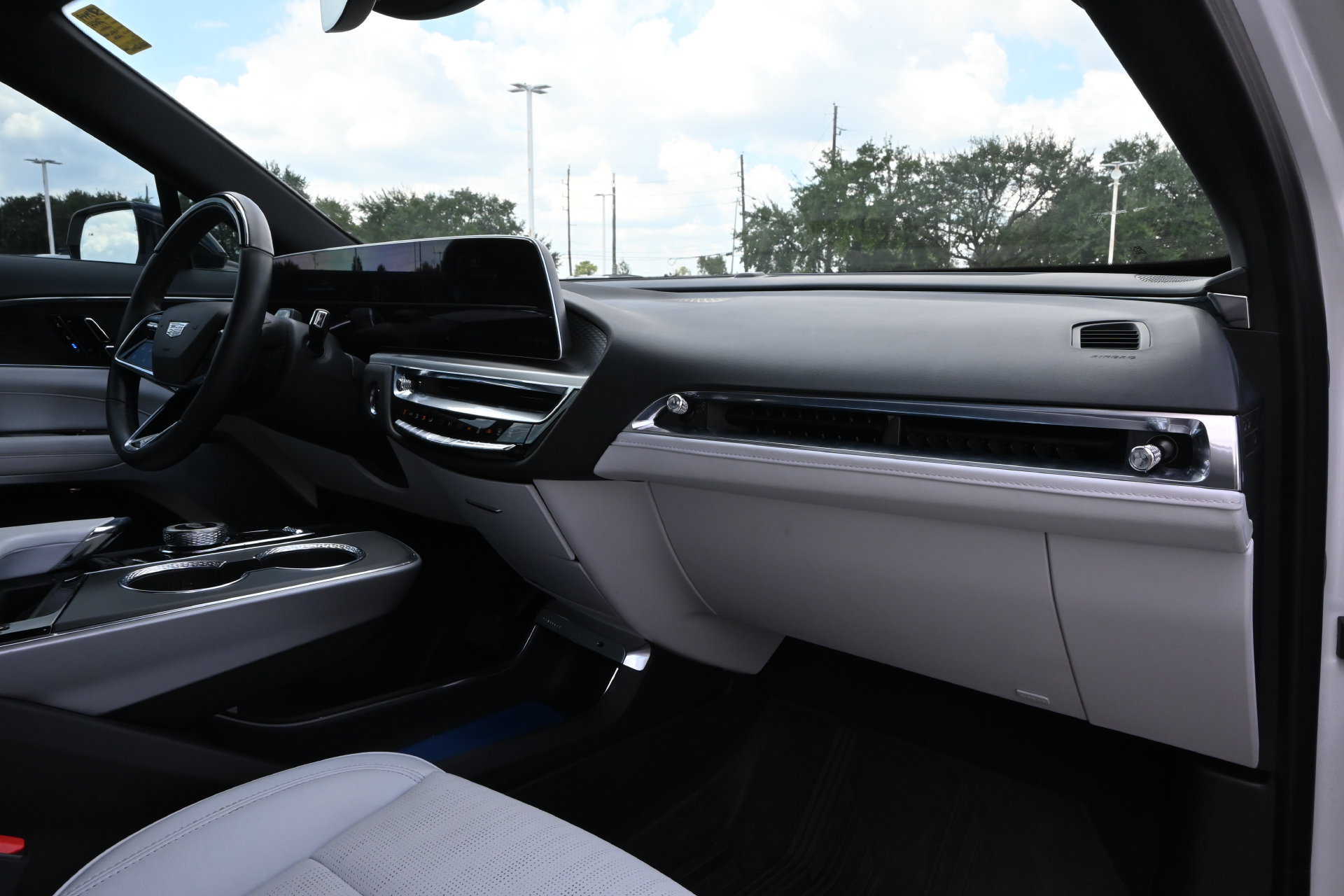 Certified 2024 Cadillac Lyriq Luxury w/ LPO, Floor Liner Package AWD/4WD image 23