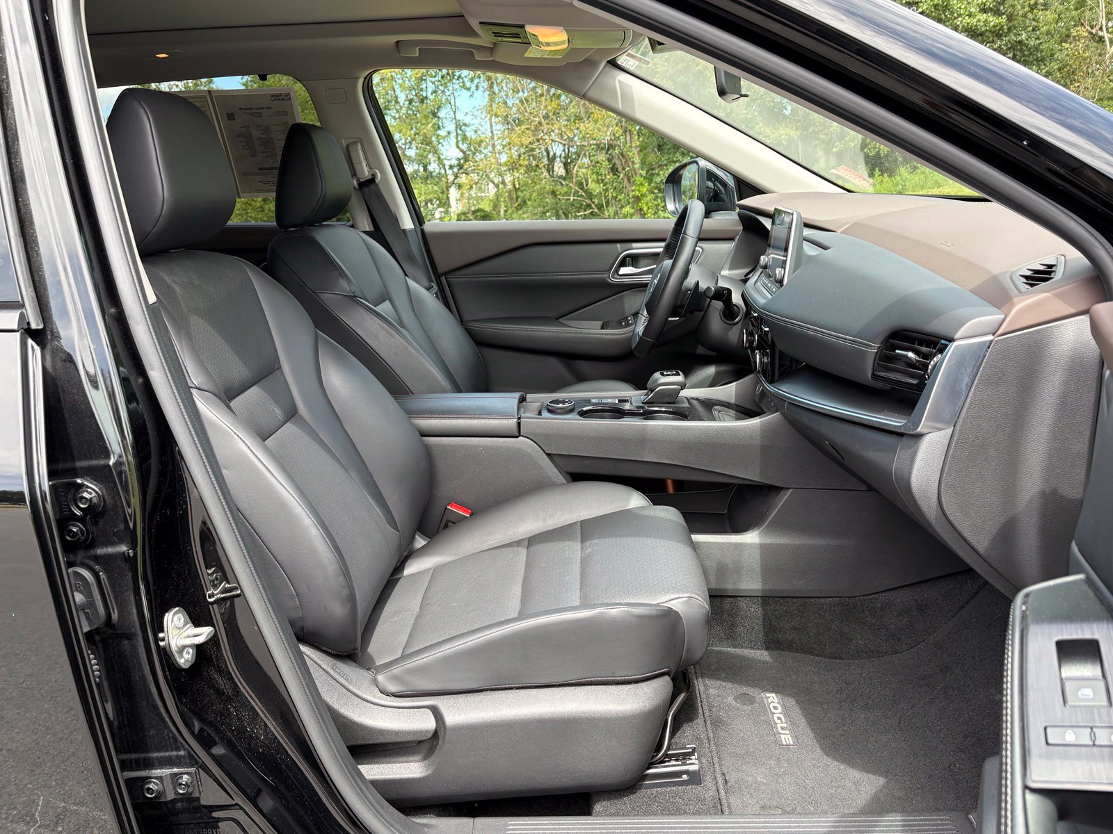 Used 2021 Nissan Rogue SV w/ Premium Package AWD/4WD image 27