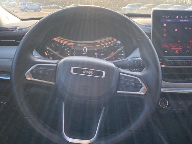 Used 2022 Jeep Compass Limited image 9