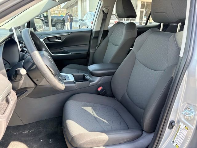 Used 2025 Toyota RAV4 XLE image 3