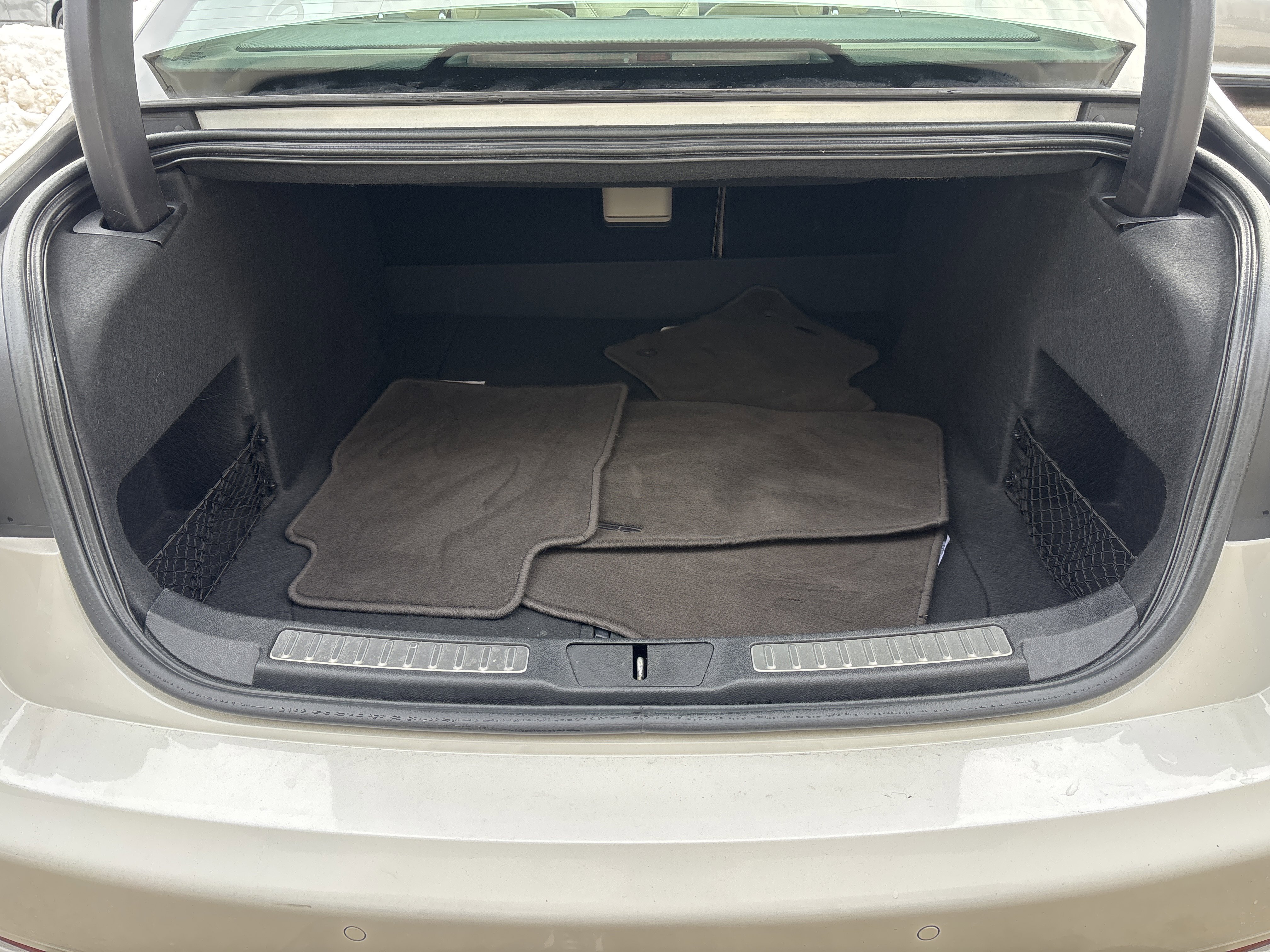 Used 2017 Lincoln Continental Select image 31