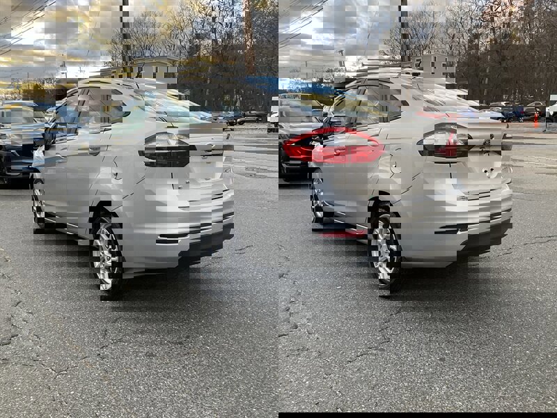 Used 2019 Ford Fiesta SE image 7