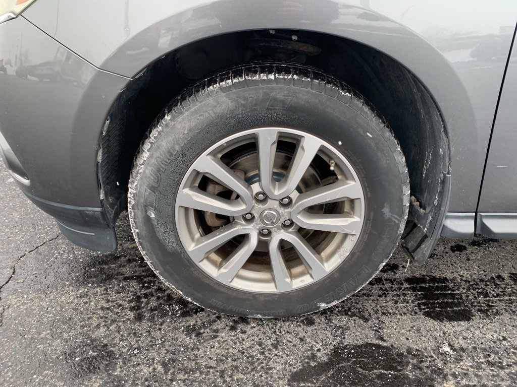 Used 2016 Nissan Pathfinder SV image 12