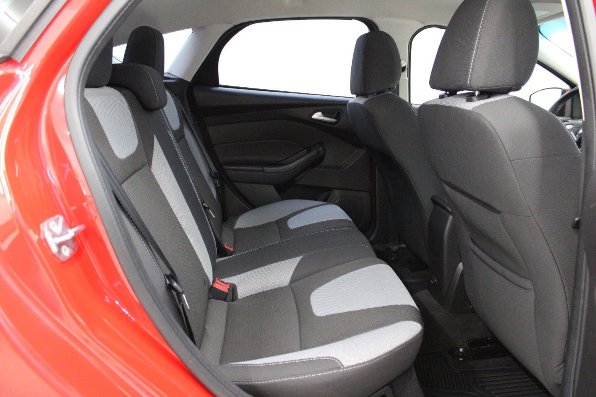 Used 2012 Ford Focus SE FWD image 11