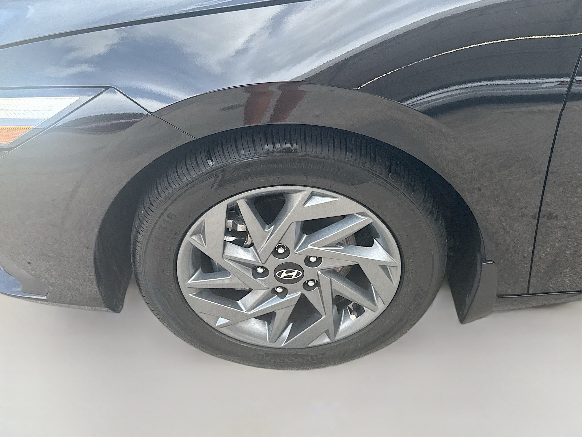 Used 2024 Hyundai Elantra SEL FWD image 33