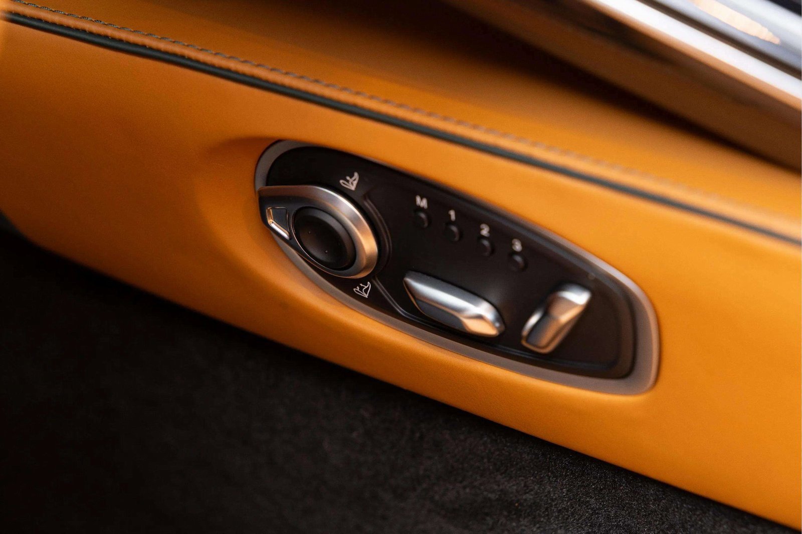 New 2026 Aston Martin V8 Vantage Roadster image 20