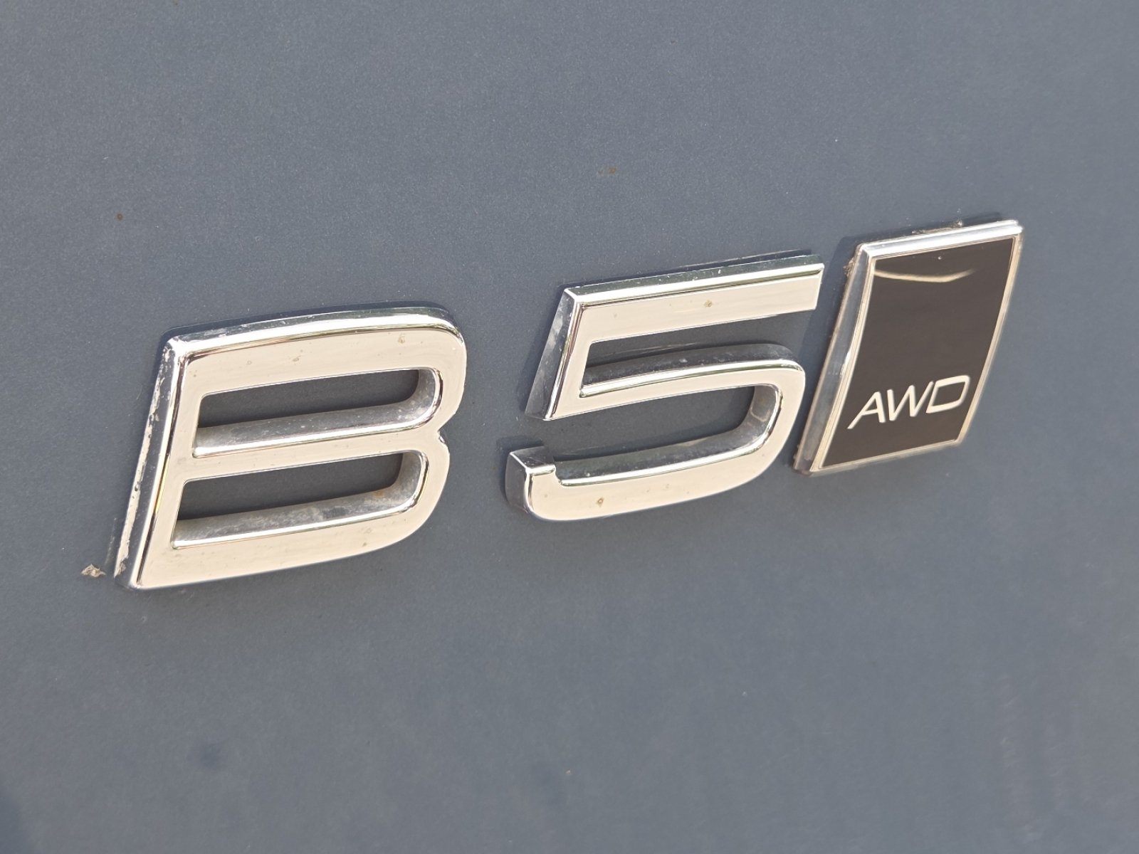 Used 2023 Volvo XC40 B5 Plus w/ Driver Assist Package AWD/4WD image 6