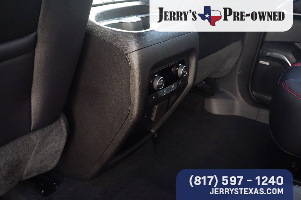 Used 2025 Chevrolet Traverse RS AWD/4WD image 21