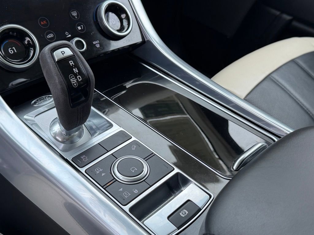 Used 2022 Land Rover Range Rover Sport HST image 28