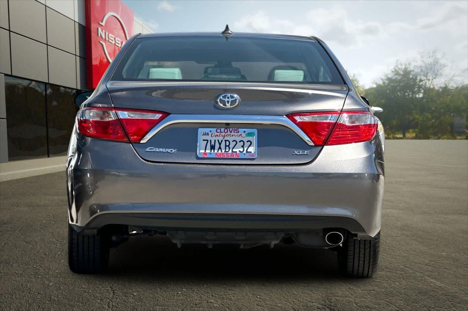 Used 2017 Toyota Camry XLE w/ Moonroof Package FWD image 8