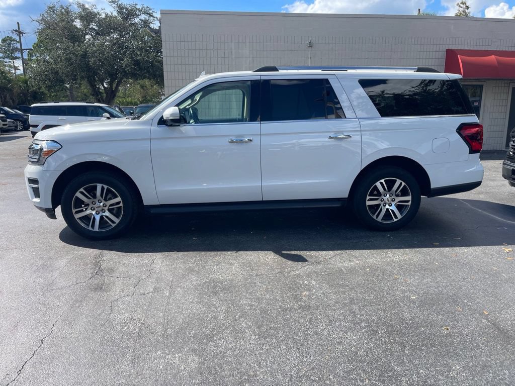 Used 2024 Ford Expedition Max Limited RWD image 2