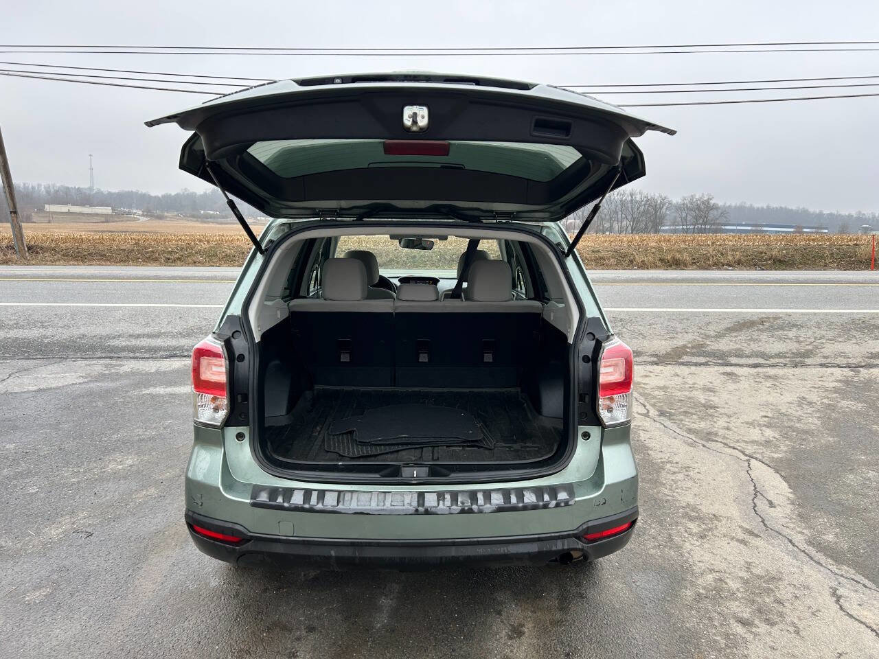 Used 2017 Subaru Forester 2.5i Premium image 8