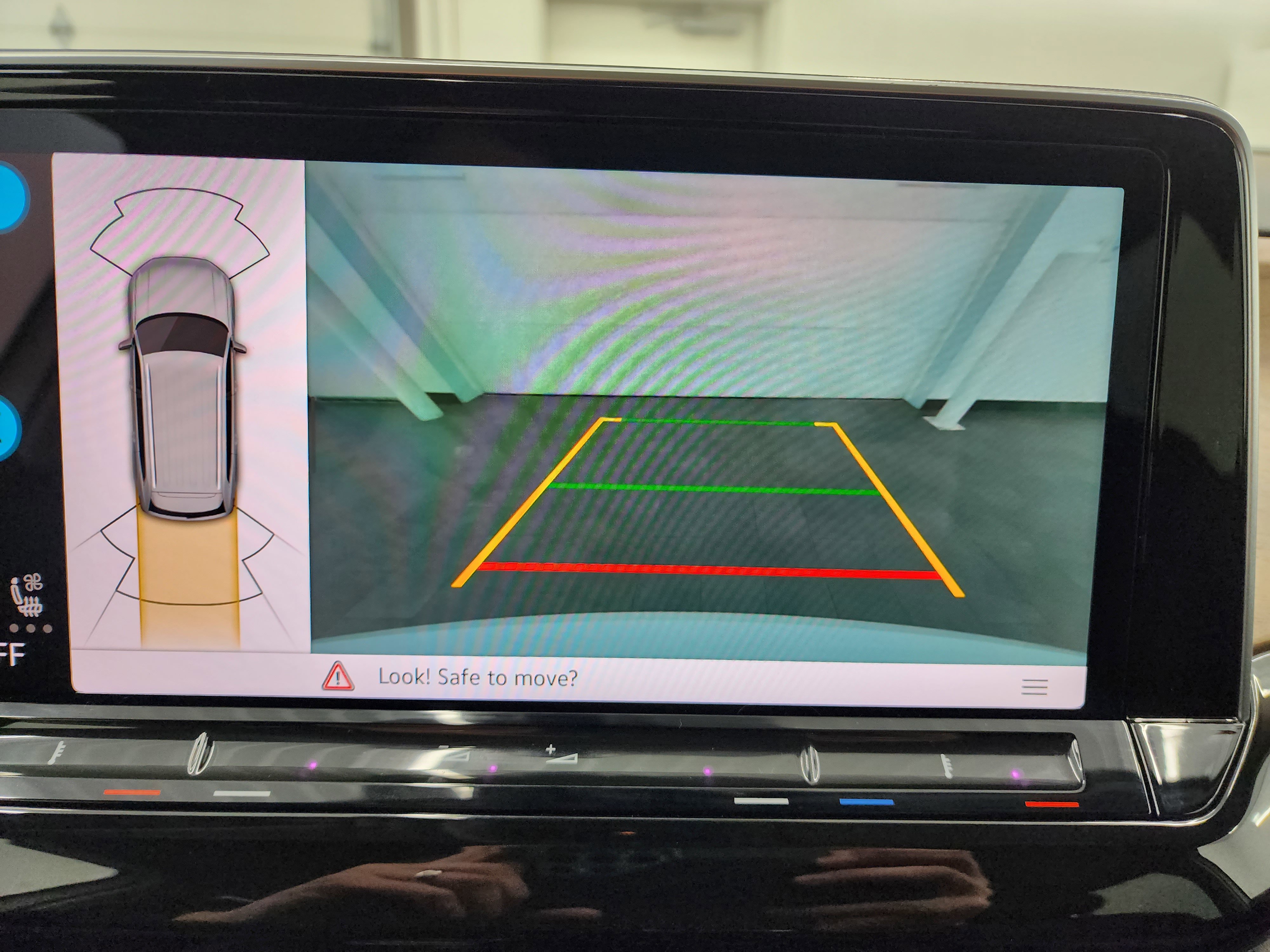 Used 2025 Volkswagen Atlas SE image 15