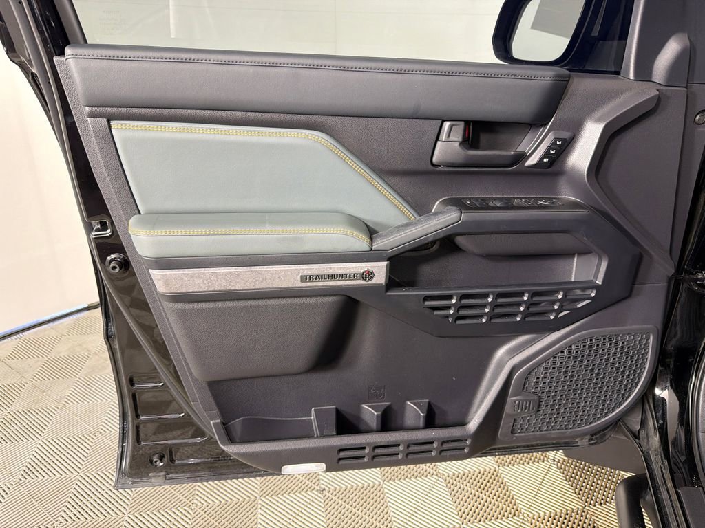 Used 2025 Toyota 4Runner Trailhunter AWD/4WD image 10