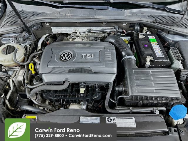 Used 2015 Volkswagen Golf S image 27