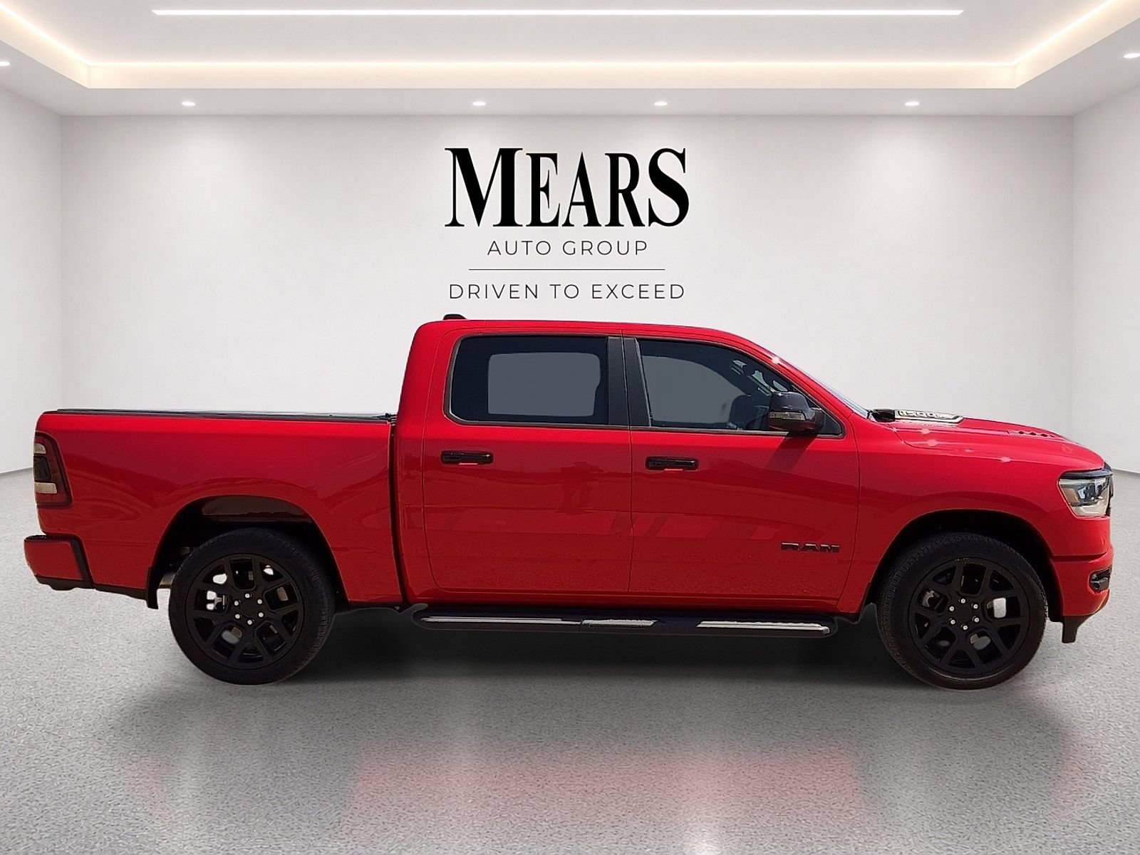 Used 2023 RAM 1500 Laramie AWD/4WD image 6